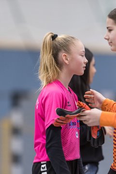 Bild 69 - C-Juniorinnen 2 Loewinnen Cup